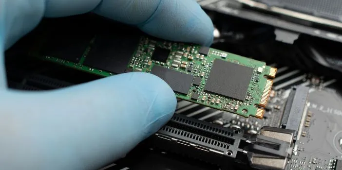 Jasa Upgrade SSD Laptop Bikin Laptop Lemot Jadi Ngebut Lagi!